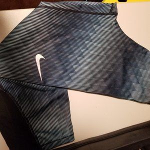 Women"s Nike Dri-Fit Arthritic Yoga Pants M